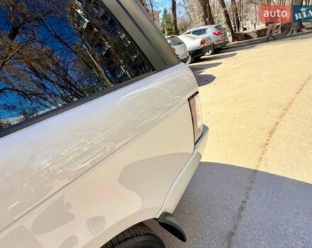 Белый Ленд Ровер Рендж Ровер, объемом двигателя 5 л и пробегом 184 тыс. км за 17400 $, фото 4 на Automoto.ua