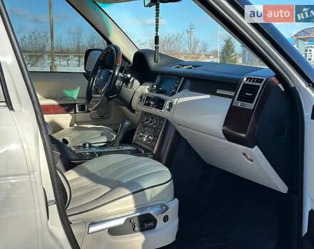 Белый Ленд Ровер Рендж Ровер, объемом двигателя 5 л и пробегом 177 тыс. км за 14000 $, фото 15 на Automoto.ua