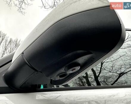 Белый Ленд Ровер Рендж Ровер, объемом двигателя 5 л и пробегом 100 тыс. км за 23500 $, фото 18 на Automoto.ua