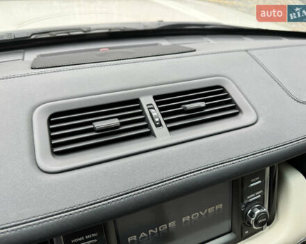 Белый Ленд Ровер Рендж Ровер, объемом двигателя 5 л и пробегом 270 тыс. км за 11999 $, фото 81 на Automoto.ua