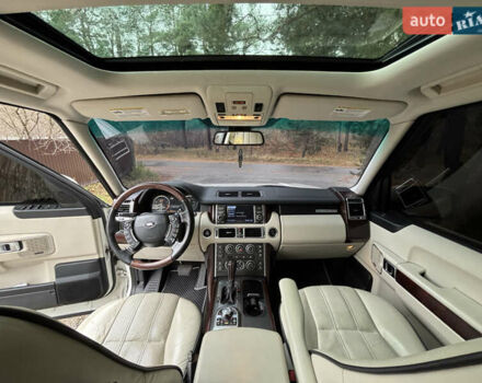 Белый Ленд Ровер Рендж Ровер, объемом двигателя 5 л и пробегом 177 тыс. км за 14000 $, фото 35 на Automoto.ua