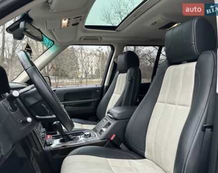 Білий Ленд Ровер Рендж Ровер, об'ємом двигуна 5 л та пробігом 100 тис. км за 25999 $, фото 31 на Automoto.ua