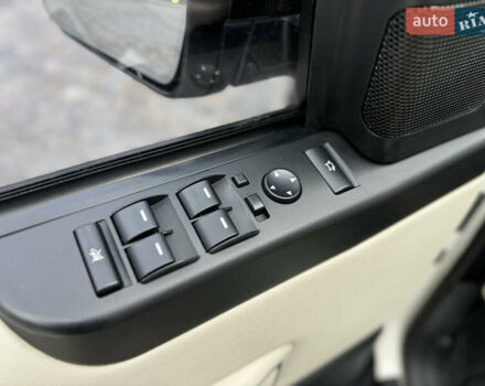Белый Ленд Ровер Рендж Ровер, объемом двигателя 5 л и пробегом 270 тыс. км за 11999 $, фото 48 на Automoto.ua
