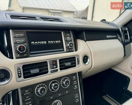 Білий Ленд Ровер Рендж Ровер, об'ємом двигуна 3.63 л та пробігом 226 тис. км за 17800 $, фото 49 на Automoto.ua