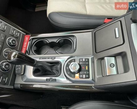 Білий Ленд Ровер Рендж Ровер, об'ємом двигуна 5 л та пробігом 100 тис. км за 25999 $, фото 64 на Automoto.ua