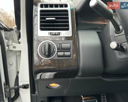 Белый Ленд Ровер Рендж Ровер, объемом двигателя 5 л и пробегом 100 тыс. км за 23500 $, фото 53 на Automoto.ua