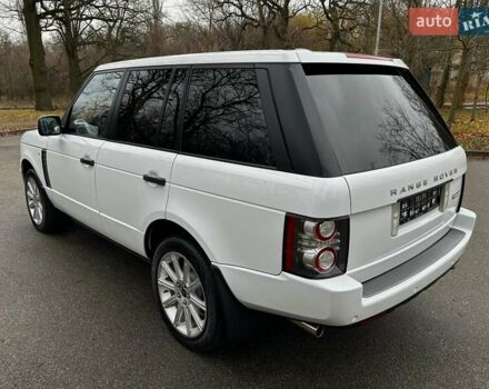 Білий Ленд Ровер Рендж Ровер, об'ємом двигуна 5 л та пробігом 100 тис. км за 25999 $, фото 9 на Automoto.ua