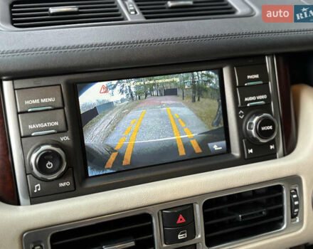 Белый Ленд Ровер Рендж Ровер, объемом двигателя 5 л и пробегом 177 тыс. км за 15900 $, фото 14 на Automoto.ua