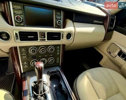 Белый Ленд Ровер Рендж Ровер, объемом двигателя 5 л и пробегом 184 тыс. км за 17400 $, фото 9 на Automoto.ua