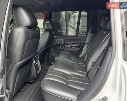 Белый Ленд Ровер Рендж Ровер, объемом двигателя 4.37 л и пробегом 328 тыс. км за 21900 $, фото 10 на Automoto.ua