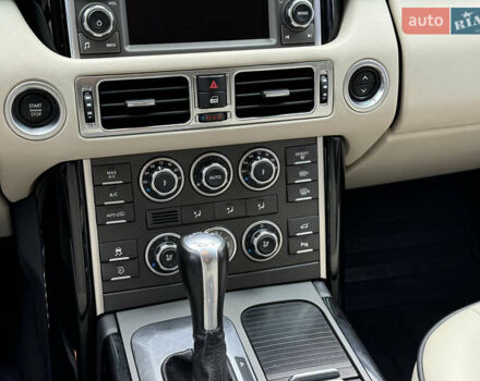 Белый Ленд Ровер Рендж Ровер, объемом двигателя 5 л и пробегом 270 тыс. км за 11999 $, фото 76 на Automoto.ua