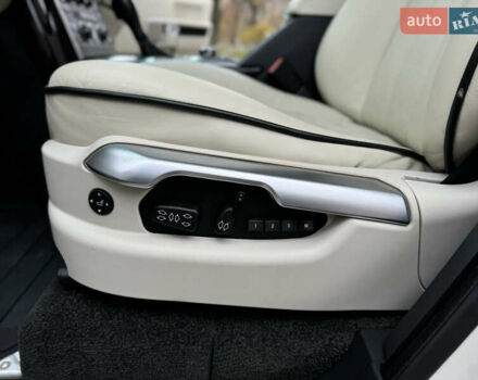 Белый Ленд Ровер Рендж Ровер, объемом двигателя 5 л и пробегом 275 тыс. км за 12500 $, фото 51 на Automoto.ua