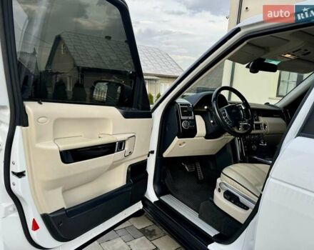 Білий Ленд Ровер Рендж Ровер, об'ємом двигуна 3.63 л та пробігом 226 тис. км за 17800 $, фото 37 на Automoto.ua