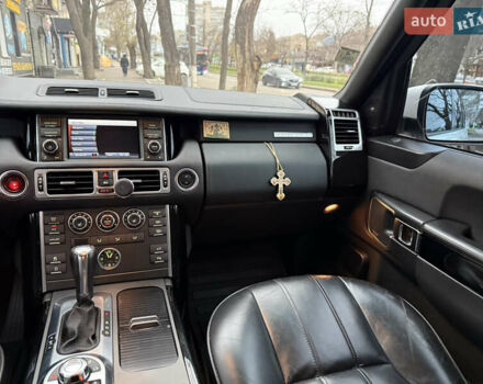 Білий Ленд Ровер Рендж Ровер, об'ємом двигуна 3.63 л та пробігом 271 тис. км за 14499 $, фото 35 на Automoto.ua