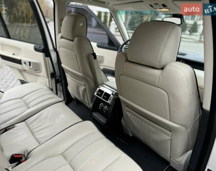 Белый Ленд Ровер Рендж Ровер, объемом двигателя 5 л и пробегом 275 тыс. км за 12500 $, фото 59 на Automoto.ua