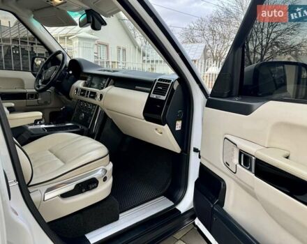 Білий Ленд Ровер Рендж Ровер, об'ємом двигуна 3.63 л та пробігом 226 тис. км за 17800 $, фото 58 на Automoto.ua