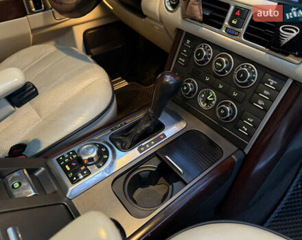 Белый Ленд Ровер Рендж Ровер, объемом двигателя 5 л и пробегом 177 тыс. км за 17000 $, фото 40 на Automoto.ua