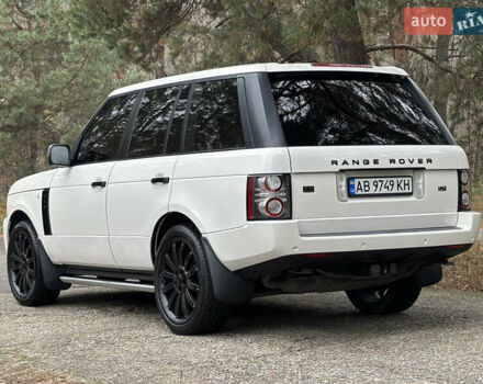 Белый Ленд Ровер Рендж Ровер, объемом двигателя 5 л и пробегом 177 тыс. км за 15900 $, фото 3 на Automoto.ua