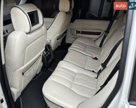 Белый Ленд Ровер Рендж Ровер, объемом двигателя 5 л и пробегом 177 тыс. км за 14000 $, фото 31 на Automoto.ua