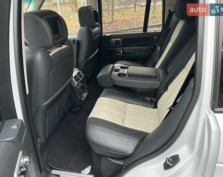 Білий Ленд Ровер Рендж Ровер, об'ємом двигуна 5 л та пробігом 100 тис. км за 25999 $, фото 42 на Automoto.ua