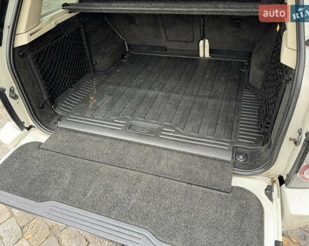 Белый Ленд Ровер Рендж Ровер, объемом двигателя 5 л и пробегом 275 тыс. км за 12500 $, фото 91 на Automoto.ua