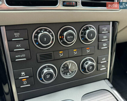 Белый Ленд Ровер Рендж Ровер, объемом двигателя 5 л и пробегом 275 тыс. км за 12500 $, фото 85 на Automoto.ua