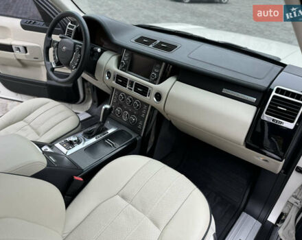 Белый Ленд Ровер Рендж Ровер, объемом двигателя 5 л и пробегом 270 тыс. км за 11999 $, фото 67 на Automoto.ua