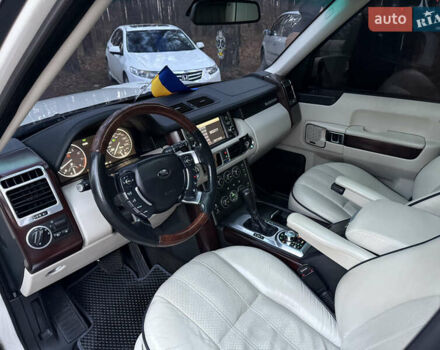 Белый Ленд Ровер Рендж Ровер, объемом двигателя 5 л и пробегом 177 тыс. км за 17000 $, фото 26 на Automoto.ua