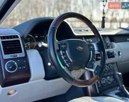 Белый Ленд Ровер Рендж Ровер, объемом двигателя 5 л и пробегом 177 тыс. км за 14000 $, фото 6 на Automoto.ua