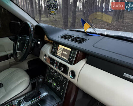 Белый Ленд Ровер Рендж Ровер, объемом двигателя 5 л и пробегом 177 тыс. км за 17000 $, фото 21 на Automoto.ua