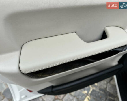 Белый Ленд Ровер Рендж Ровер, объемом двигателя 5 л и пробегом 270 тыс. км за 11999 $, фото 46 на Automoto.ua