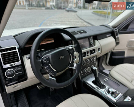 Белый Ленд Ровер Рендж Ровер, объемом двигателя 5 л и пробегом 275 тыс. км за 12500 $, фото 49 на Automoto.ua