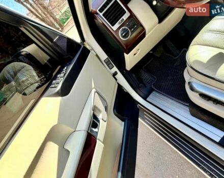 Белый Ленд Ровер Рендж Ровер, объемом двигателя 5 л и пробегом 184 тыс. км за 17400 $, фото 7 на Automoto.ua