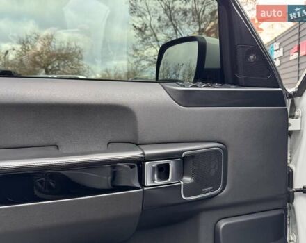 Белый Ленд Ровер Рендж Ровер, объемом двигателя 4.37 л и пробегом 328 тыс. км за 21900 $, фото 9 на Automoto.ua