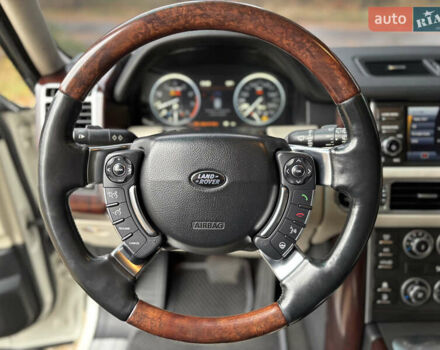 Белый Ленд Ровер Рендж Ровер, объемом двигателя 5 л и пробегом 177 тыс. км за 15900 $, фото 11 на Automoto.ua