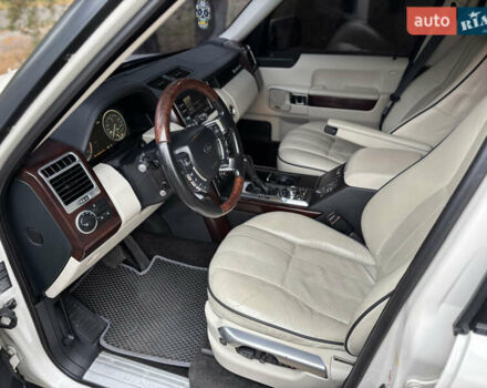 Белый Ленд Ровер Рендж Ровер, объемом двигателя 5 л и пробегом 177 тыс. км за 14000 $, фото 21 на Automoto.ua