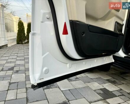 Білий Ленд Ровер Рендж Ровер, об'ємом двигуна 3.63 л та пробігом 226 тис. км за 17800 $, фото 72 на Automoto.ua