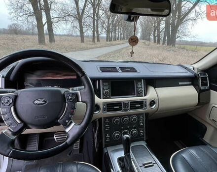 Белый Ленд Ровер Рендж Ровер, объемом двигателя 5 л и пробегом 120 тыс. км за 15000 $, фото 5 на Automoto.ua