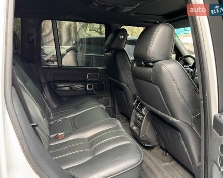 Белый Ленд Ровер Рендж Ровер, объемом двигателя 4.37 л и пробегом 328 тыс. км за 21900 $, фото 12 на Automoto.ua