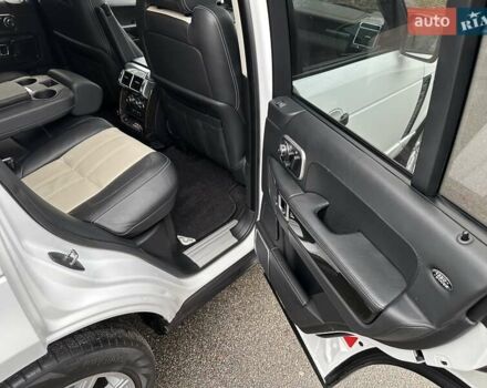 Білий Ленд Ровер Рендж Ровер, об'ємом двигуна 5 л та пробігом 100 тис. км за 25999 $, фото 49 на Automoto.ua