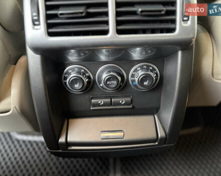 Белый Ленд Ровер Рендж Ровер, объемом двигателя 5 л и пробегом 177 тыс. км за 15900 $, фото 19 на Automoto.ua