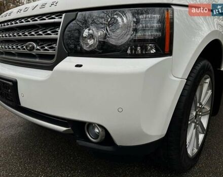 Білий Ленд Ровер Рендж Ровер, об'ємом двигуна 5 л та пробігом 100 тис. км за 25999 $, фото 21 на Automoto.ua