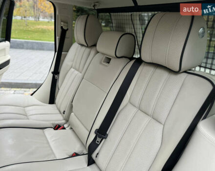 Белый Ленд Ровер Рендж Ровер, объемом двигателя 5 л и пробегом 275 тыс. км за 12500 $, фото 57 на Automoto.ua