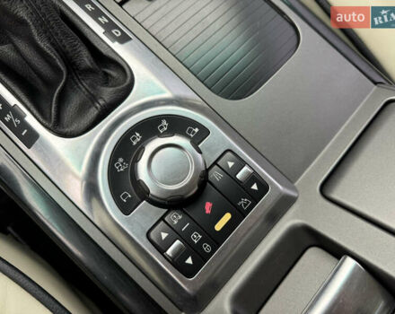 Белый Ленд Ровер Рендж Ровер, объемом двигателя 5 л и пробегом 270 тыс. км за 11999 $, фото 78 на Automoto.ua