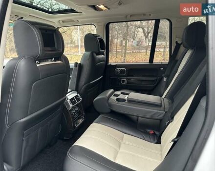 Білий Ленд Ровер Рендж Ровер, об'ємом двигуна 5 л та пробігом 100 тис. км за 25999 $, фото 39 на Automoto.ua