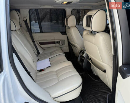 Білий Ленд Ровер Рендж Ровер, об'ємом двигуна 5 л та пробігом 179 тис. км за 16499 $, фото 27 на Automoto.ua