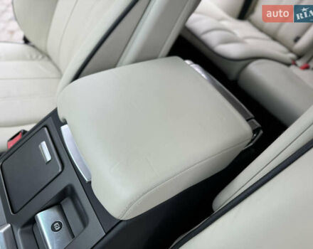 Белый Ленд Ровер Рендж Ровер, объемом двигателя 5 л и пробегом 275 тыс. км за 12500 $, фото 54 на Automoto.ua