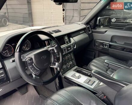 Белый Ленд Ровер Рендж Ровер, объемом двигателя 4.37 л и пробегом 328 тыс. км за 21900 $, фото 8 на Automoto.ua