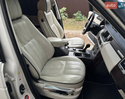 Белый Ленд Ровер Рендж Ровер, объемом двигателя 5 л и пробегом 177 тыс. км за 15900 $, фото 23 на Automoto.ua