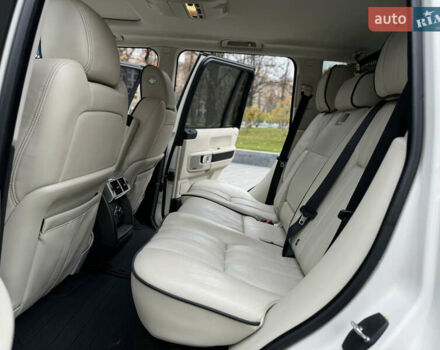 Белый Ленд Ровер Рендж Ровер, объемом двигателя 5 л и пробегом 270 тыс. км за 11999 $, фото 58 на Automoto.ua